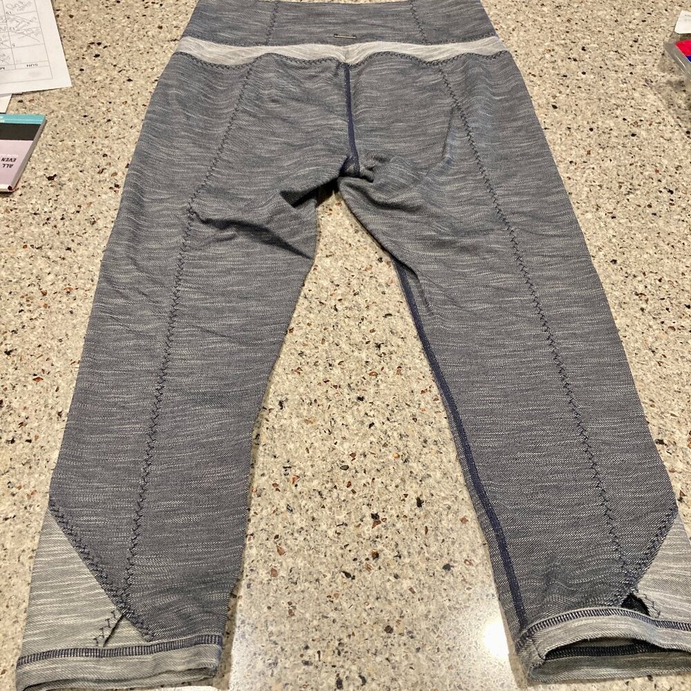 Prana Leggings Women's Medium Gray Ember Cropped Capri Media Pocket W41190650